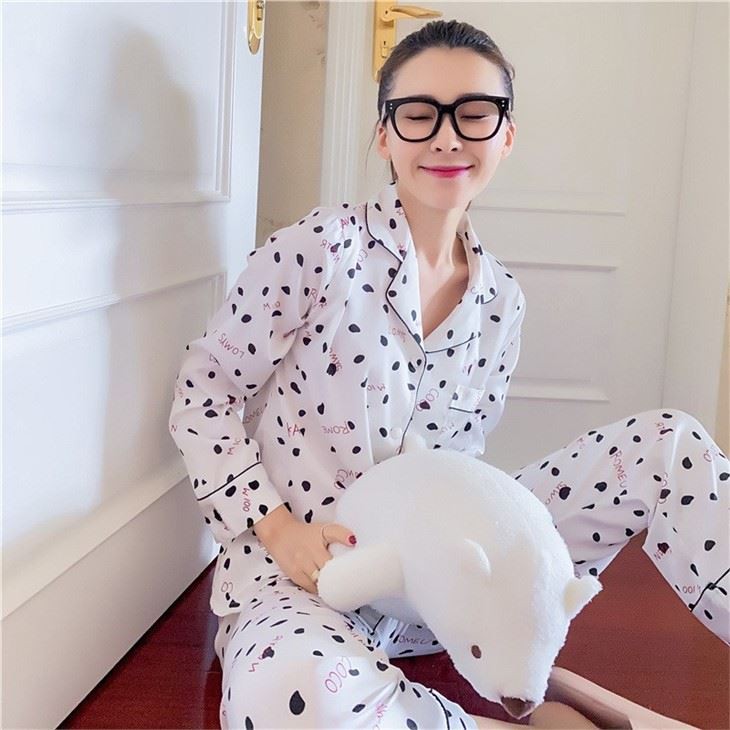 Long Sleeve Silk Printed Pajamas Set