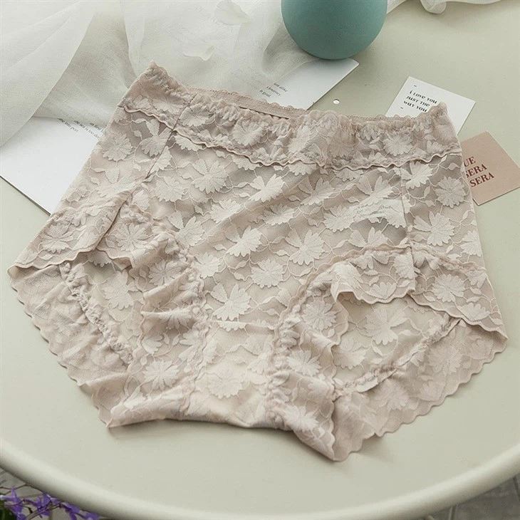 Ice Silk Breathable And Traceless Lace Women's Underwear